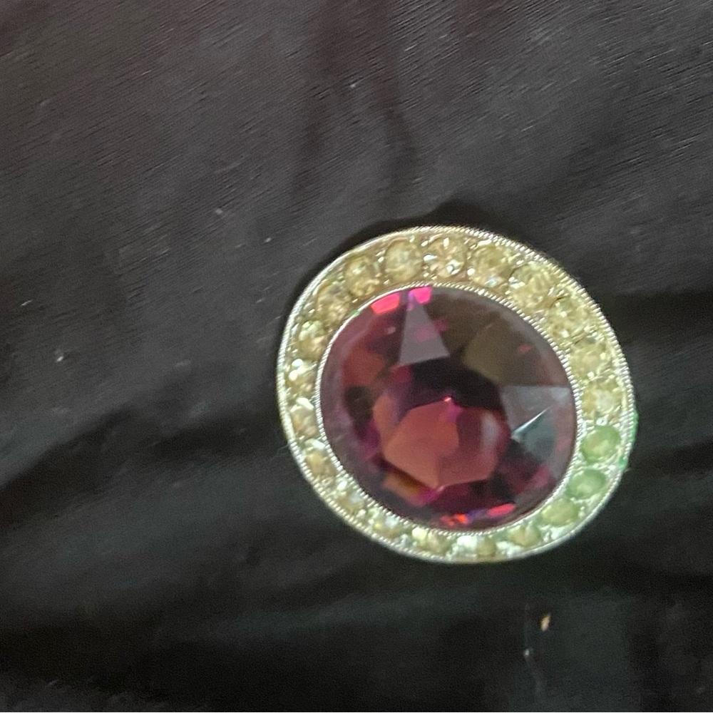 Sarah Coventry brooch‎ purple white rhinestones surrounding about 1.5 inches